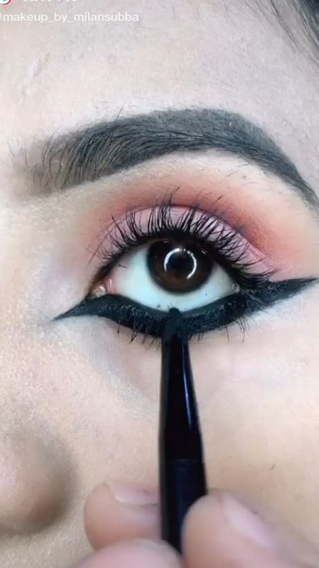 punk-makeup-tutorial-for-blue-eyes-82_17 Punk make - up tutorial voor blauwe ogen