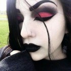 Gothic / emo make-up tutorial