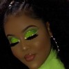 Bright green make-up tutorial