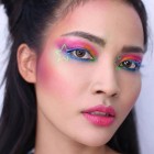 Bright eyed make-up tutorial