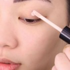 Kleine Aziatische oog make-up tutorial